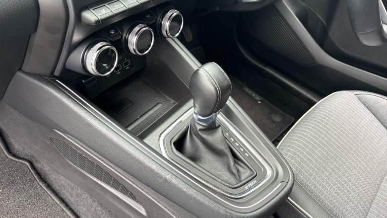 Renault Clio 1.6 E-TECH Hybrid 140 Lutecia SE 5dr Auto Hybrid Hatchback